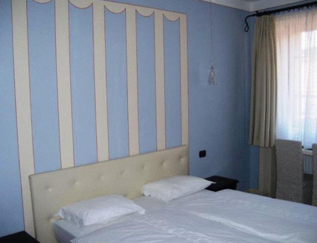 Hotel Casa Arizzoli Cannobio Bilik gambar